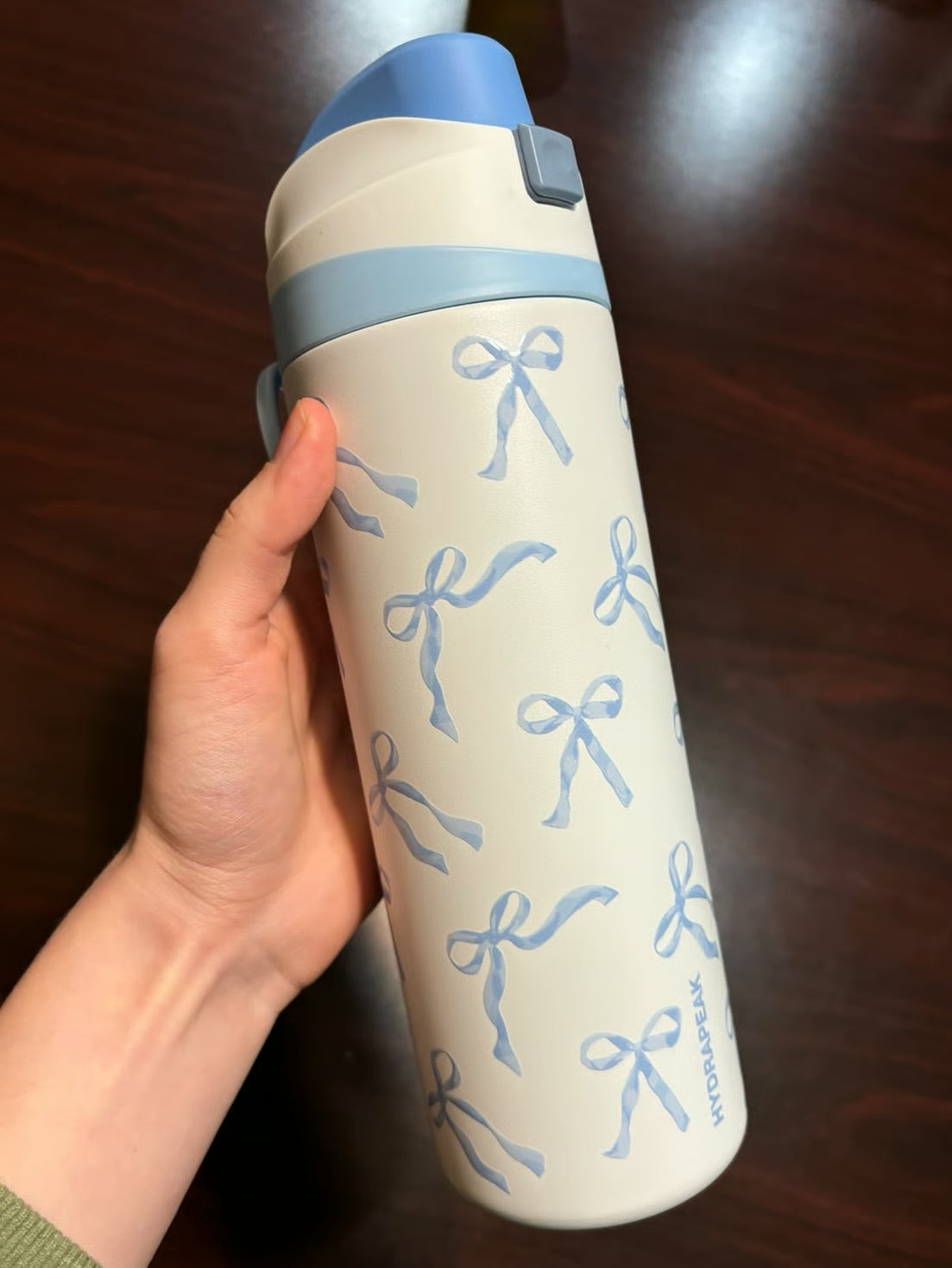 مج أولا حراري مع شفاط – تصميم فيونكات