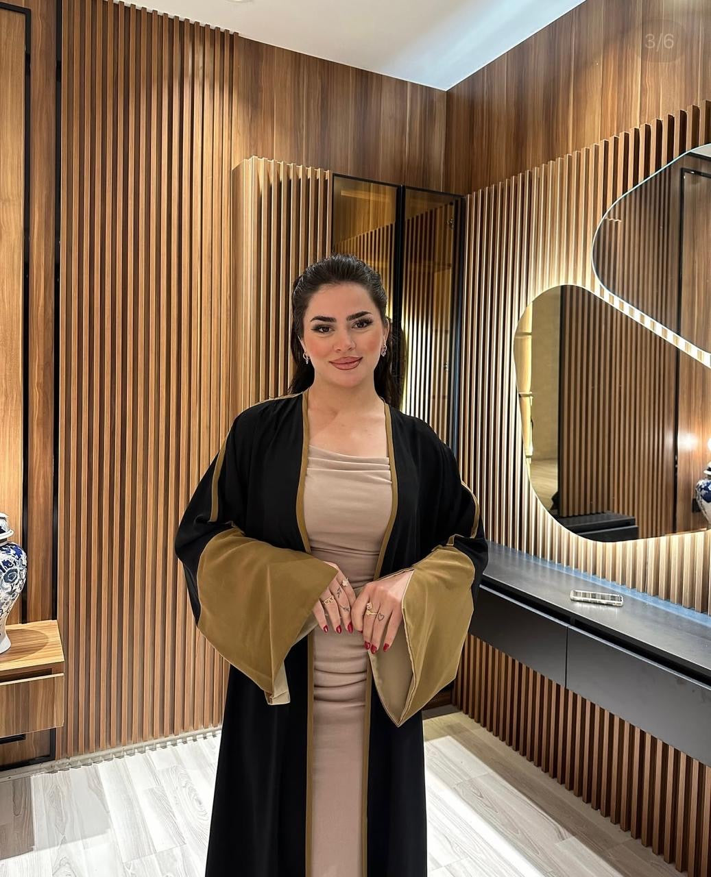 دراعة فراشة لون اسود – تصميم أنيق وعصري