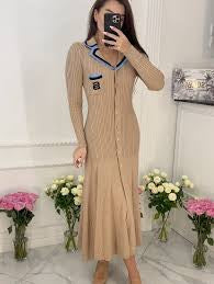 فستان ساندور بيج موكا طويل – خامة مضلعة بتصميم أنيق يخطف الأنظار