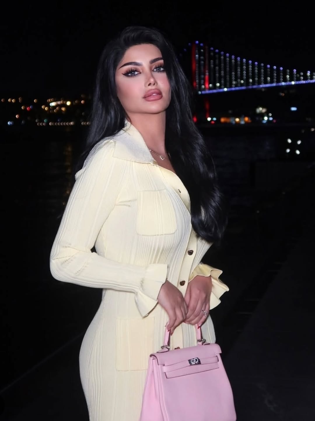 فستان ساندرو اصفر ردن طويل