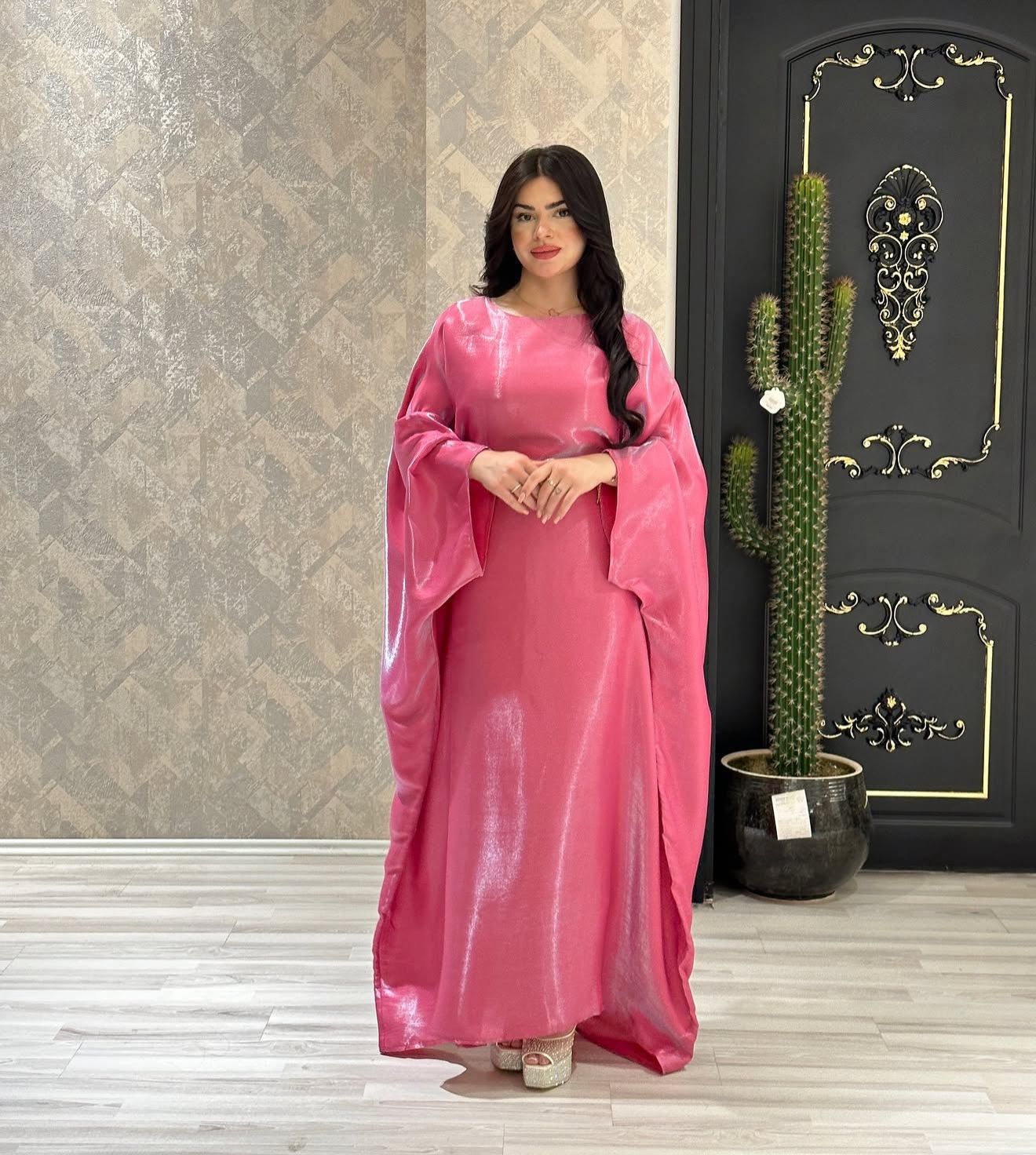 دراعة الفراشة قماش اوركنزا لون وردي مميز