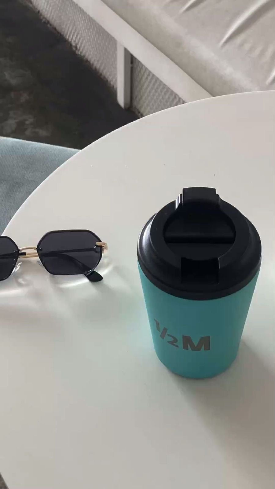 كوب هاف مليون حجم صغير – لون أخضر فيروزي بتصميم عصري