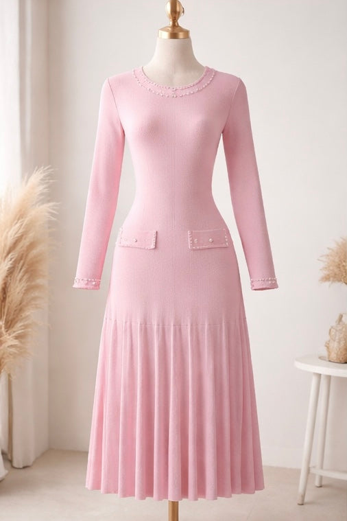 فستان ساندرو انيق بتفاصيل لؤلؤية – وردي هادي