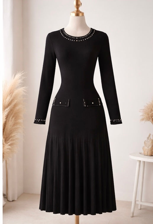 فستان ساندرو انيق بتفاصيل لؤلؤية – لون اسود