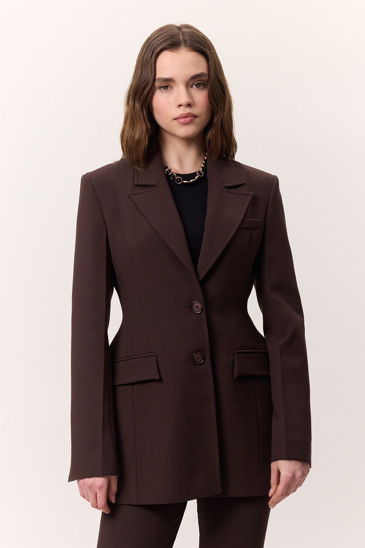 جاكت بليزر نسائي لون بني – ستايل أنيق وكلاسيك
