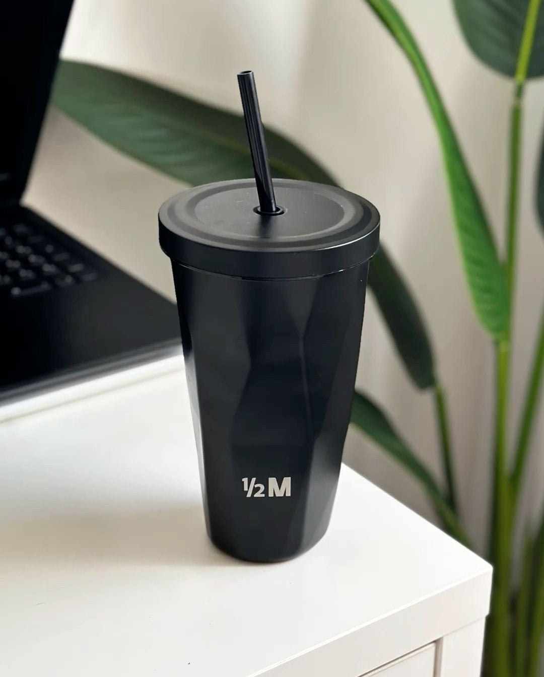 1/2M هاف مليون اسود كبير