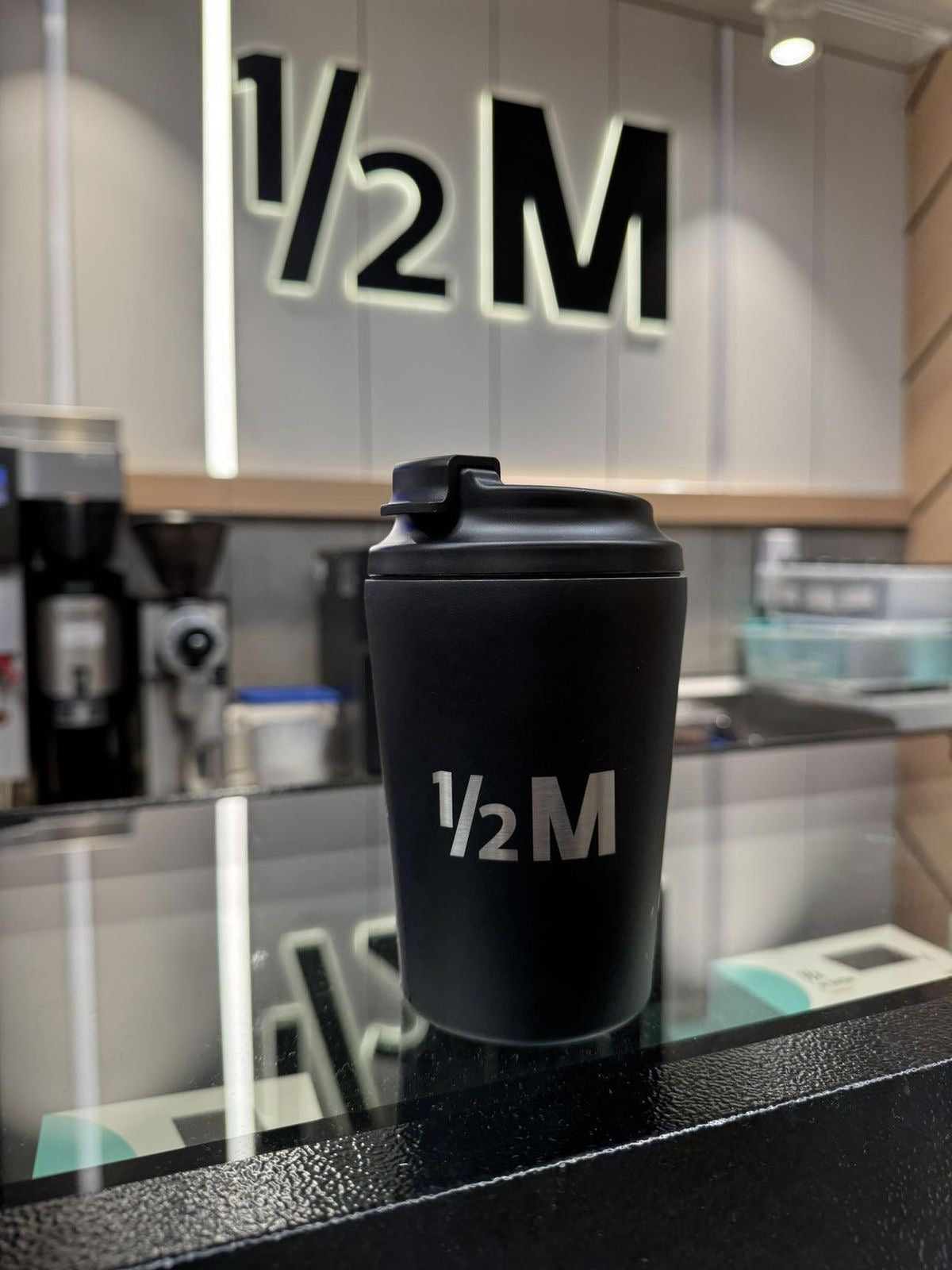 1/2M هاف مليون اسود صغير